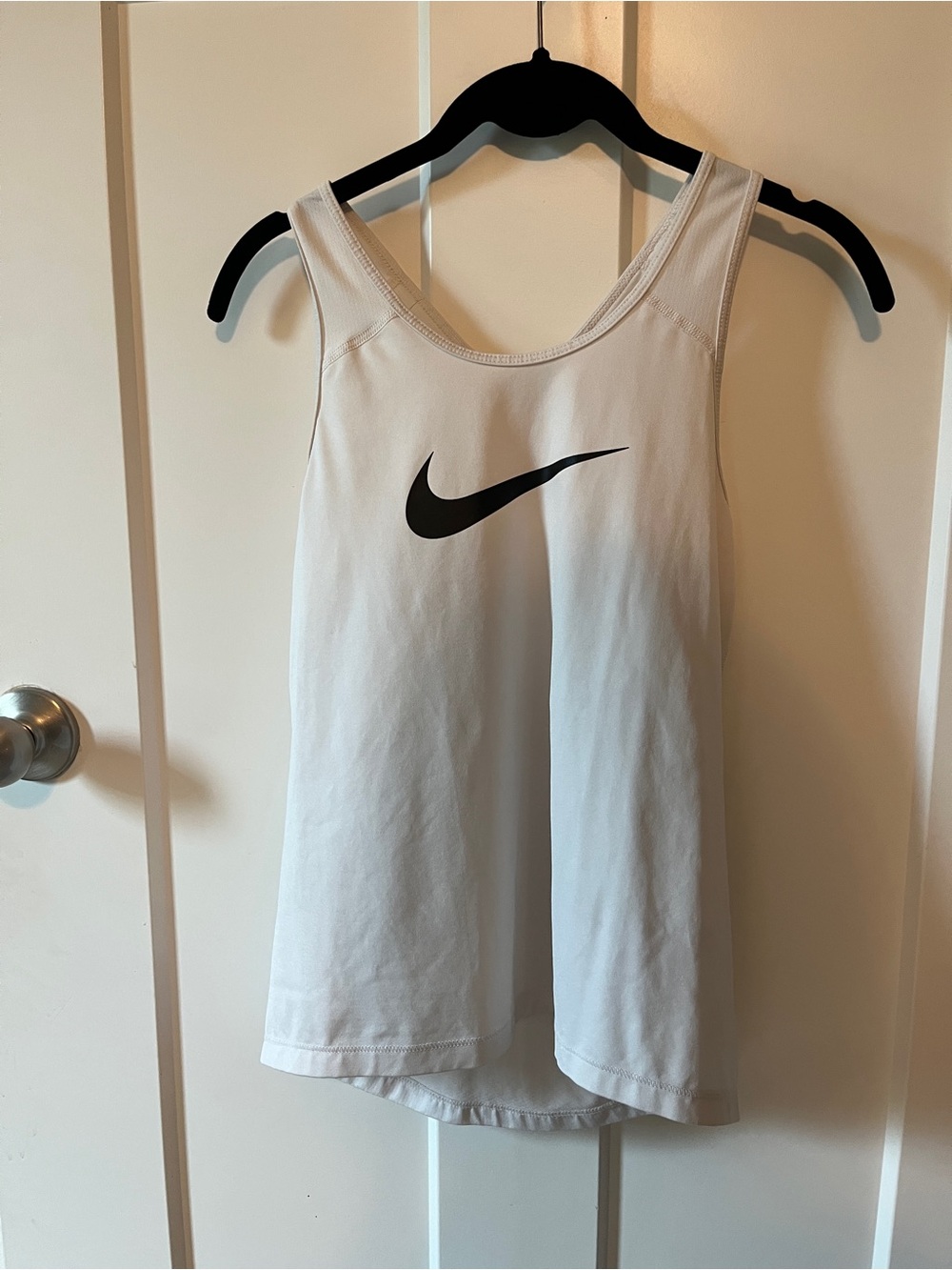 Nike White Scoop Tank with Black Swoosh Size Large
